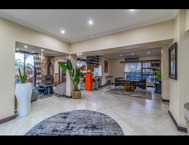 4 BEDROOM CLUSTER FOR SALE IN BASSONIA